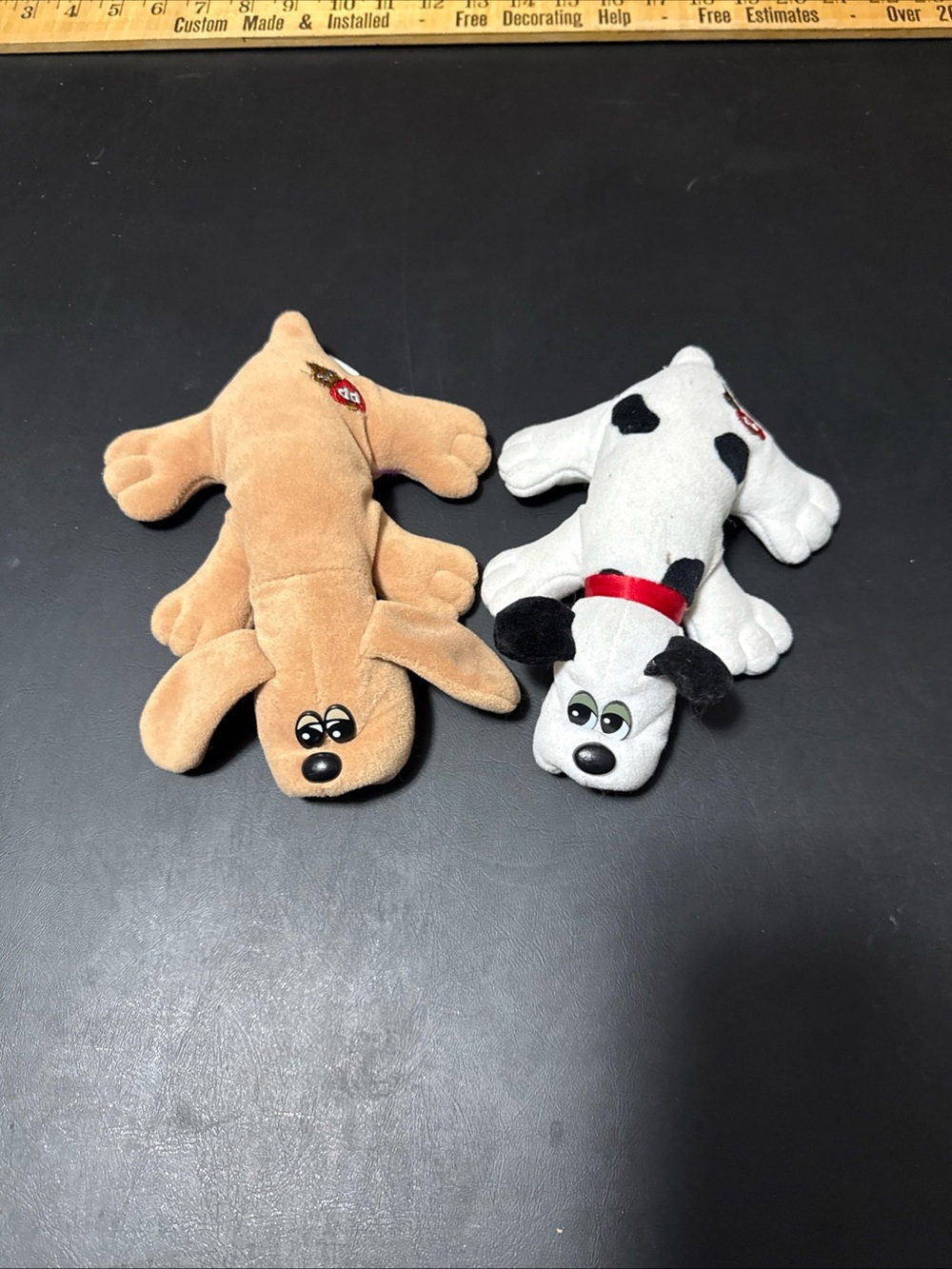 Vintage Pound Puppies Plush dog Set - Brown and White